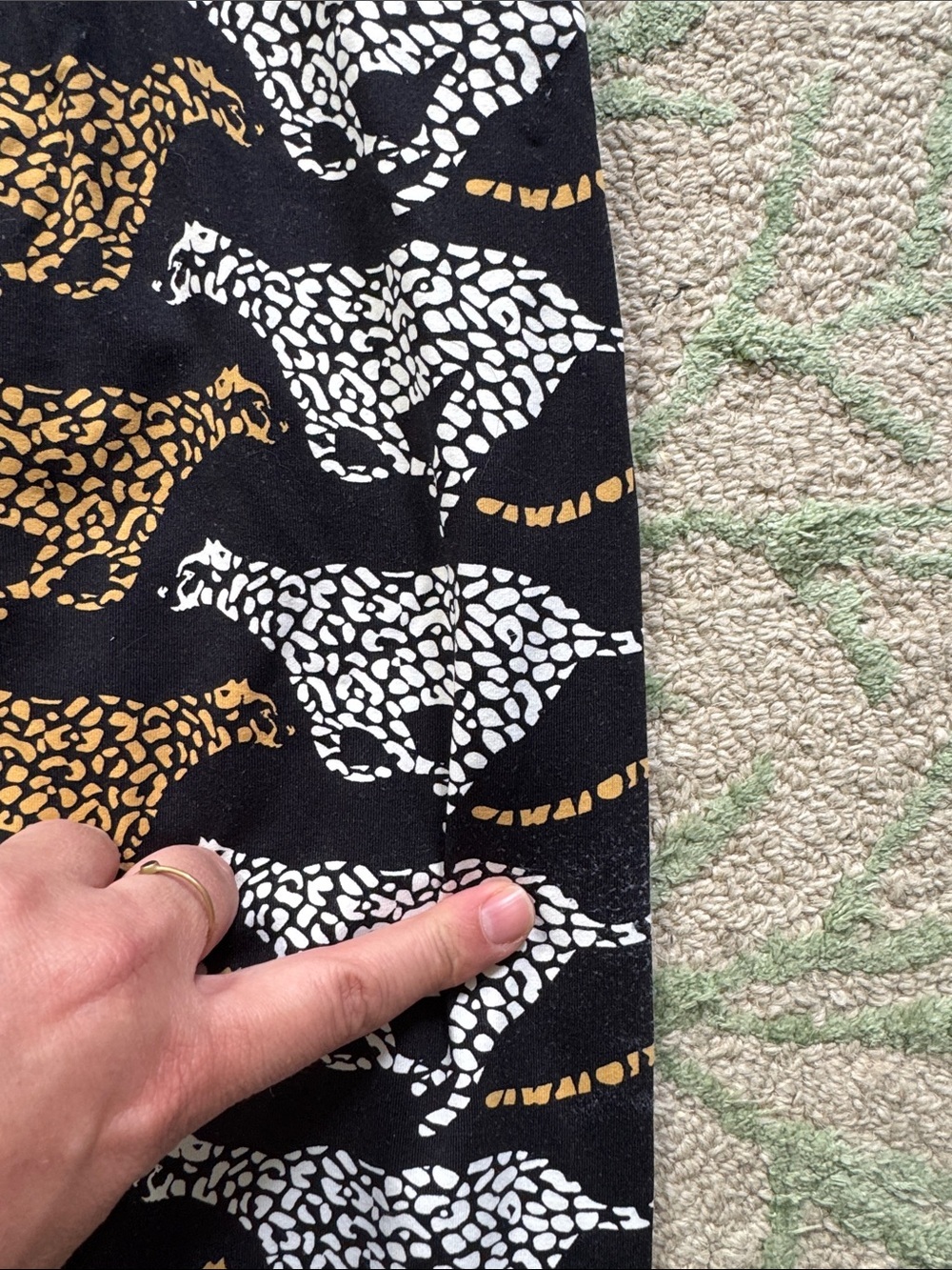 J. McLaughlin V-neck stretchy cheetah shift dress large - Picture 5 of 6